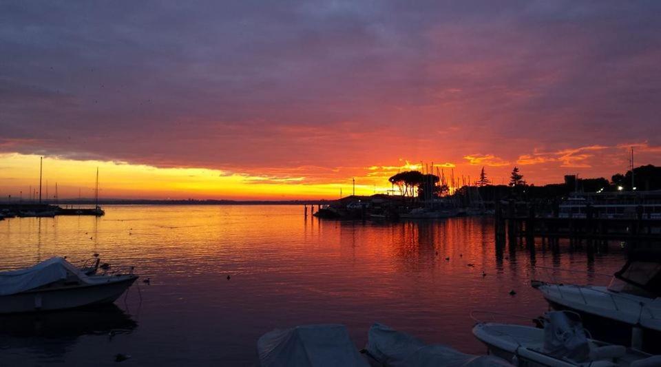 Appartamento Casa Vacanze Spiaggia D'Oro Desenzano del Garda Bagian luar foto