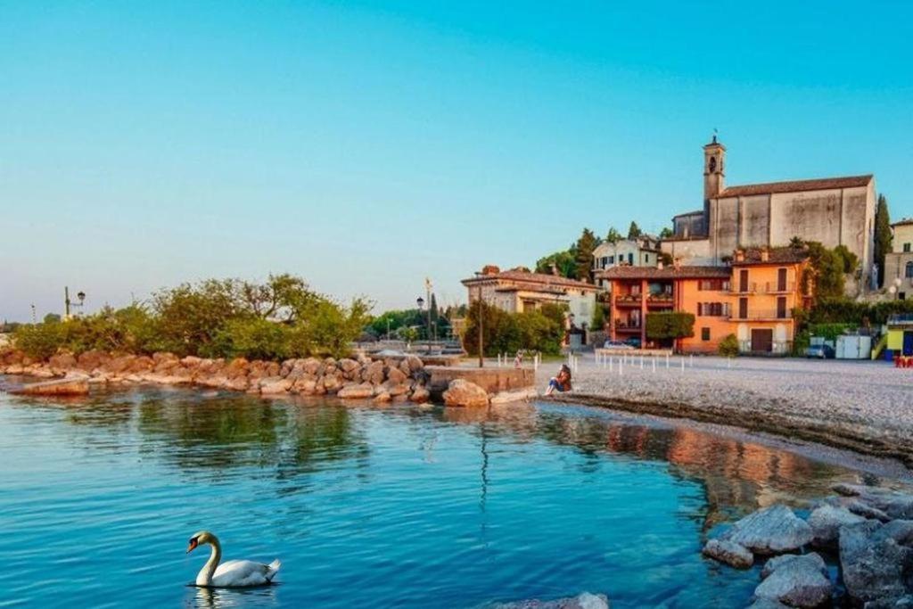 Appartamento Casa Vacanze Spiaggia D'Oro Desenzano del Garda Bagian luar foto